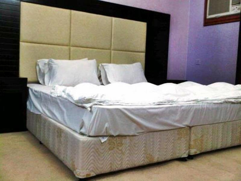 Al Farhan Hotel Suites Al Aqiq ริยาดห์ ภายนอก รูปภาพ